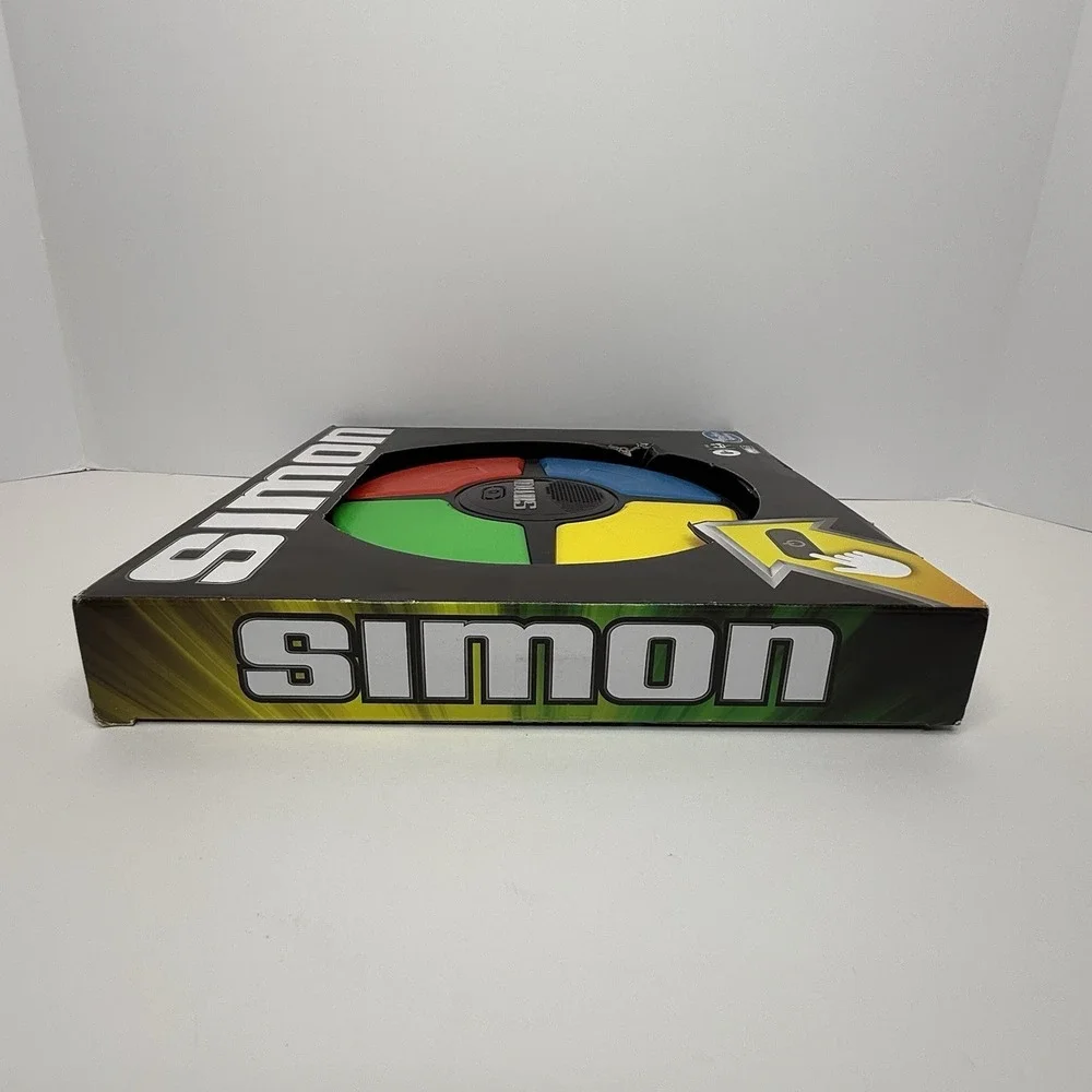 Hasbro Gaming Simon Electronic Memory Game 2020 Brand New Sealed